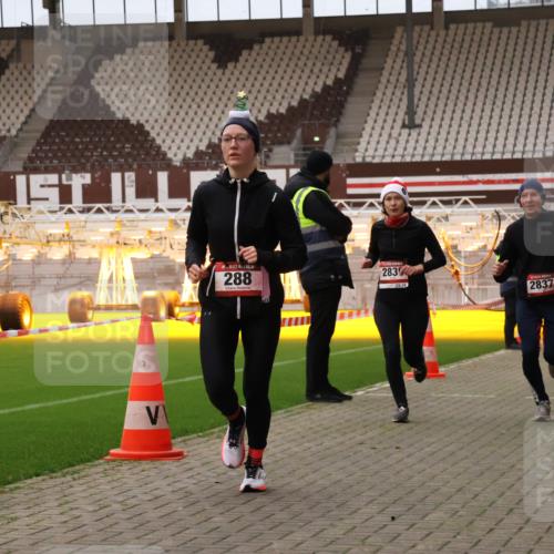 08.12.2024 - St. Pauli X-Mass-Run No. 14 Yannick Fuchs http://msf.ph/oto/7474975 08.12.2024 09:56:40 Ziel 288, 1754, 2837, 2839, 2956, 3095 meine-sportfotos.de