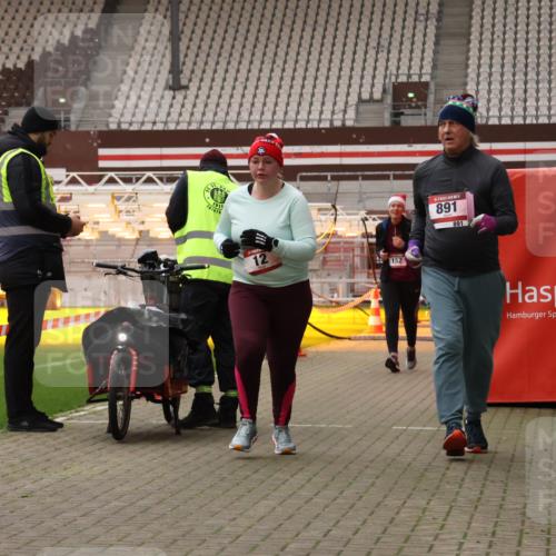 08.12.2024 - St. Pauli X-Mass-Run No. 14 Yannick Fuchs http://msf.ph/oto/7474977 08.12.2024 10:09:25 Ziel 12, 152, 343, 891, 2749 meine-sportfotos.de