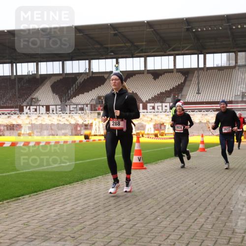 08.12.2024 - St. Pauli X-Mass-Run No. 14 Yannick Fuchs http://msf.ph/oto/7474988 08.12.2024 09:56:41 Ziel 288, 1754, 2837, 2839, 2956, 3095 meine-sportfotos.de