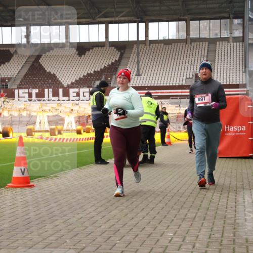 08.12.2024 - St. Pauli X-Mass-Run No. 14 Yannick Fuchs http://msf.ph/oto/7474989 08.12.2024 10:09:26 Ziel 12, 152, 343, 891, 2749 meine-sportfotos.de