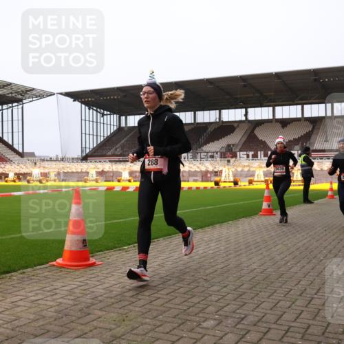 08.12.2024 - St. Pauli X-Mass-Run No. 14 Yannick Fuchs http://msf.ph/oto/7475004 08.12.2024 09:56:42 Ziel 288, 1754, 2837, 2839, 2956, 3095 meine-sportfotos.de