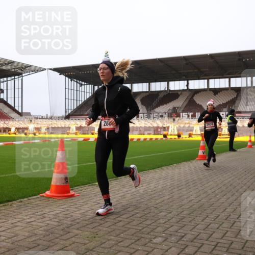 08.12.2024 - St. Pauli X-Mass-Run No. 14 Yannick Fuchs http://msf.ph/oto/7475007 08.12.2024 09:56:42 Ziel 288, 1754, 2837, 2839, 2956, 3095 meine-sportfotos.de