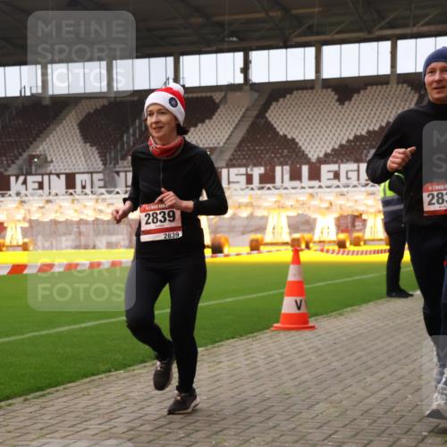 08.12.2024 - St. Pauli X-Mass-Run No. 14 Yannick Fuchs http://msf.ph/oto/7475017 08.12.2024 09:56:43 Ziel 288, 1741, 1754, 2837, 2839, 2956, 3095 meine-sportfotos.de