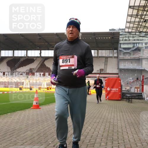 08.12.2024 - St. Pauli X-Mass-Run No. 14 Yannick Fuchs http://msf.ph/oto/7475018 08.12.2024 10:09:29 Ziel 12, 152, 343, 891 meine-sportfotos.de