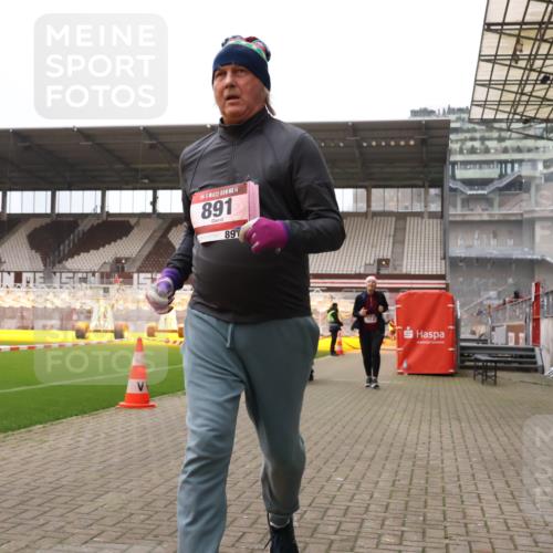 08.12.2024 - St. Pauli X-Mass-Run No. 14 Yannick Fuchs http://msf.ph/oto/7475024 08.12.2024 10:09:29 Ziel 12, 152, 343, 891 meine-sportfotos.de