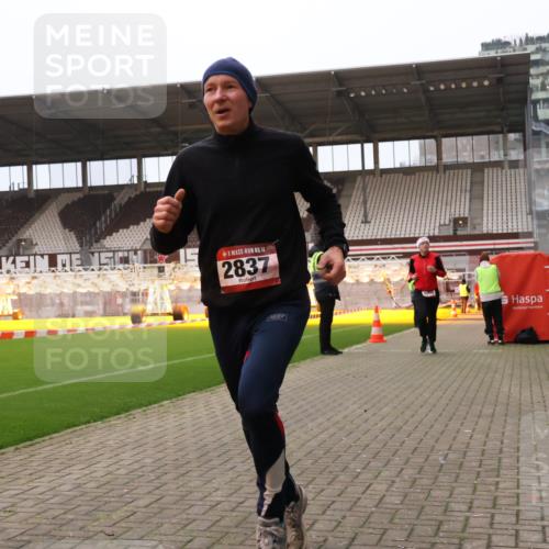 08.12.2024 - St. Pauli X-Mass-Run No. 14 Yannick Fuchs http://msf.ph/oto/7475028 08.12.2024 09:56:43 Ziel 288, 1741, 1754, 2837, 2839, 2956, 3095 meine-sportfotos.de