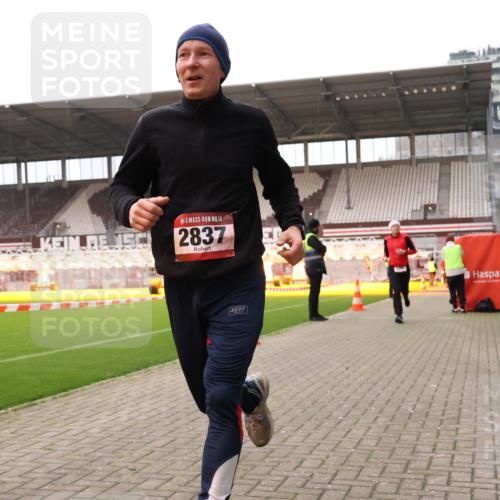 08.12.2024 - St. Pauli X-Mass-Run No. 14 Yannick Fuchs http://msf.ph/oto/7475034 08.12.2024 09:56:43 Ziel 288, 1741, 1754, 2837, 2839, 2956, 3095 meine-sportfotos.de