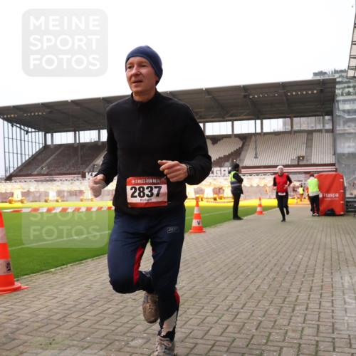 08.12.2024 - St. Pauli X-Mass-Run No. 14 Yannick Fuchs http://msf.ph/oto/7475041 08.12.2024 09:56:44 Ziel 288, 1741, 1754, 2837, 2839, 2956, 3095, 3139 meine-sportfotos.de
