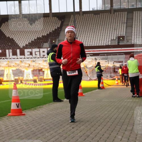 08.12.2024 - St. Pauli X-Mass-Run No. 14 Yannick Fuchs http://msf.ph/oto/7475055 08.12.2024 09:56:45 Ziel 288, 1741, 1754, 2837, 2839, 2956, 3095, 3139 meine-sportfotos.de