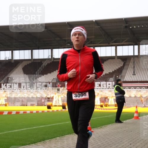 08.12.2024 - St. Pauli X-Mass-Run No. 14 Yannick Fuchs http://msf.ph/oto/7475073 08.12.2024 09:56:47 Ziel 288, 1741, 1754, 2837, 2839, 2956, 3095, 3139 meine-sportfotos.de
