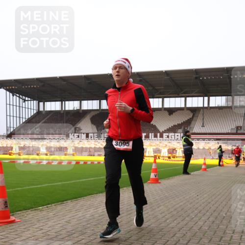 08.12.2024 - St. Pauli X-Mass-Run No. 14 Yannick Fuchs http://msf.ph/oto/7475082 08.12.2024 09:56:47 Ziel 288, 1741, 1754, 2837, 2839, 2956, 3095, 3139 meine-sportfotos.de