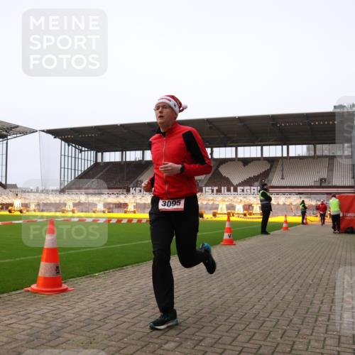 08.12.2024 - St. Pauli X-Mass-Run No. 14 Yannick Fuchs http://msf.ph/oto/7475088 08.12.2024 09:56:47 Ziel 288, 1741, 1754, 2837, 2839, 2956, 3095, 3139 meine-sportfotos.de