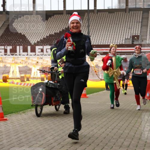 08.12.2024 - St. Pauli X-Mass-Run No. 14 Yannick Fuchs http://msf.ph/oto/7475090 08.12.2024 10:09:46 Ziel 152, 290, 361, 513, 1227, 2210, 2951 meine-sportfotos.de