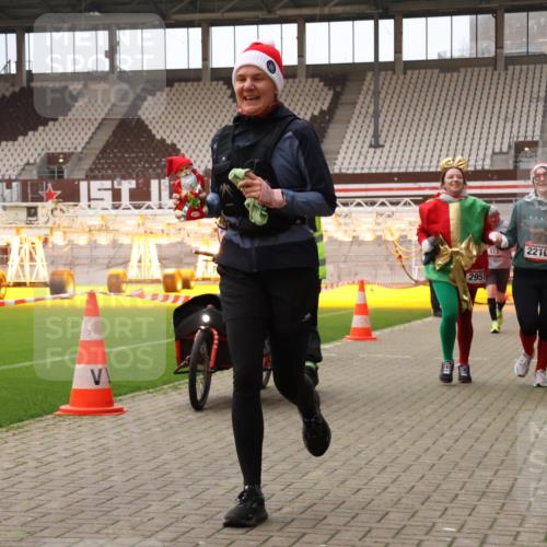 08.12.2024 - St. Pauli X-Mass-Run No. 14 Yannick Fuchs http://msf.ph/oto/7475098 08.12.2024 10:09:46 Ziel 152, 290, 361, 513, 1227, 2210, 2951 meine-sportfotos.de