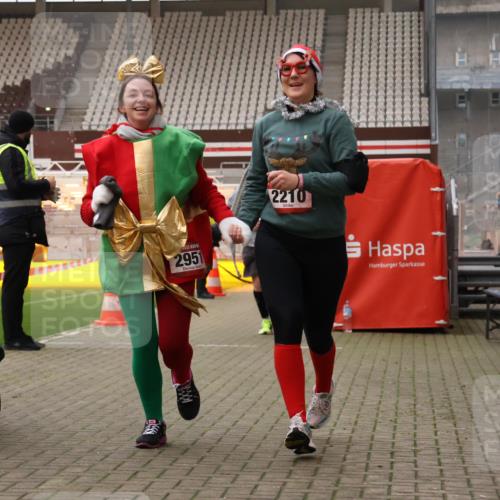 08.12.2024 - St. Pauli X-Mass-Run No. 14 Yannick Fuchs http://msf.ph/oto/7475112 08.12.2024 10:09:48 Ziel 152, 290, 361, 513, 1227, 2210, 2951 meine-sportfotos.de