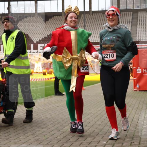08.12.2024 - St. Pauli X-Mass-Run No. 14 Yannick Fuchs http://msf.ph/oto/7475132 08.12.2024 10:09:48 Ziel 152, 290, 361, 513, 1227, 2210, 2951 meine-sportfotos.de