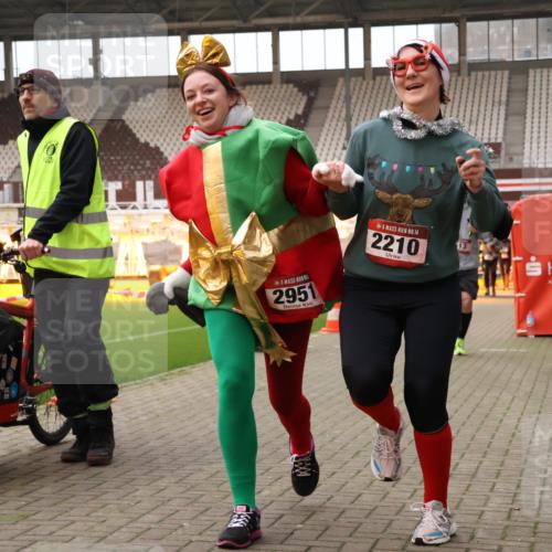 08.12.2024 - St. Pauli X-Mass-Run No. 14 Yannick Fuchs http://msf.ph/oto/7475135 08.12.2024 10:09:49 Ziel 152, 290, 361, 513, 1227, 2210, 2951 meine-sportfotos.de