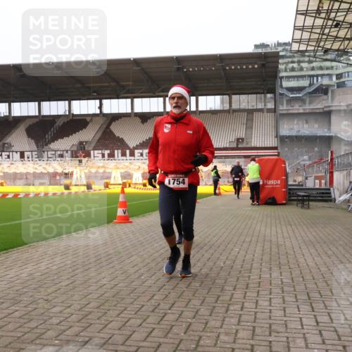 08.12.2024 - St. Pauli X-Mass-Run No. 14 Yannick Fuchs http://msf.ph/oto/7475151 08.12.2024 09:56:55 Ziel 364, 384, 420, 1741, 1754, 2956, 3022, 3139 meine-sportfotos.de