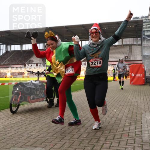 08.12.2024 - St. Pauli X-Mass-Run No. 14 Yannick Fuchs http://msf.ph/oto/7475159 08.12.2024 10:09:49 Ziel 152, 290, 361, 513, 1227, 2210, 2951 meine-sportfotos.de