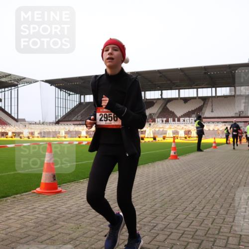 08.12.2024 - St. Pauli X-Mass-Run No. 14 Yannick Fuchs http://msf.ph/oto/7475184 08.12.2024 09:56:57 Ziel 364, 384, 420, 755, 763, 904, 1741, 1754, 1982, 2956, 3022, 3139 meine-sportfotos.de