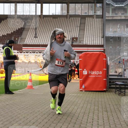 08.12.2024 - St. Pauli X-Mass-Run No. 14 Yannick Fuchs http://msf.ph/oto/7475187 08.12.2024 10:09:51 Ziel 290, 361, 513, 894, 1098, 1227, 1955, 1965, 2210, 2951 meine-sportfotos.de