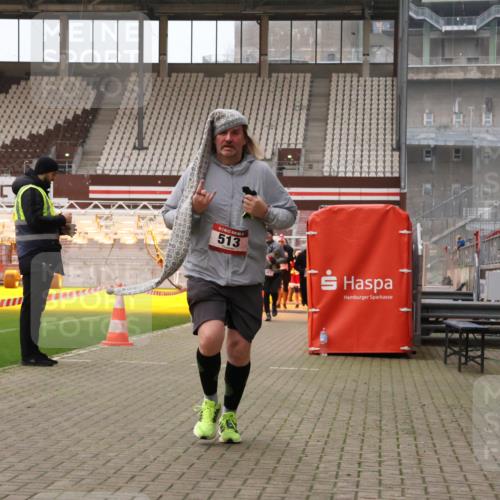 08.12.2024 - St. Pauli X-Mass-Run No. 14 Yannick Fuchs http://msf.ph/oto/7475190 08.12.2024 10:09:51 Ziel 290, 361, 513, 894, 1098, 1227, 1955, 1965, 2210, 2951 meine-sportfotos.de