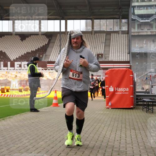 08.12.2024 - St. Pauli X-Mass-Run No. 14 Yannick Fuchs http://msf.ph/oto/7475199 08.12.2024 10:09:52 Ziel 290, 361, 513, 894, 1098, 1227, 1955, 1965, 2210, 2951 meine-sportfotos.de