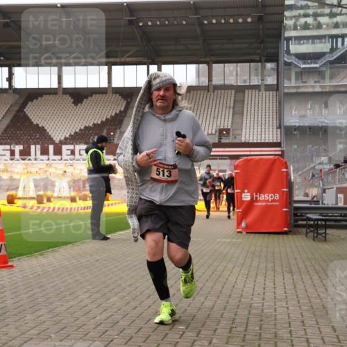 08.12.2024 - St. Pauli X-Mass-Run No. 14 Yannick Fuchs http://msf.ph/oto/7475212 08.12.2024 10:09:52 Ziel 290, 361, 513, 894, 1098, 1227, 1955, 1965, 2210, 2951 meine-sportfotos.de