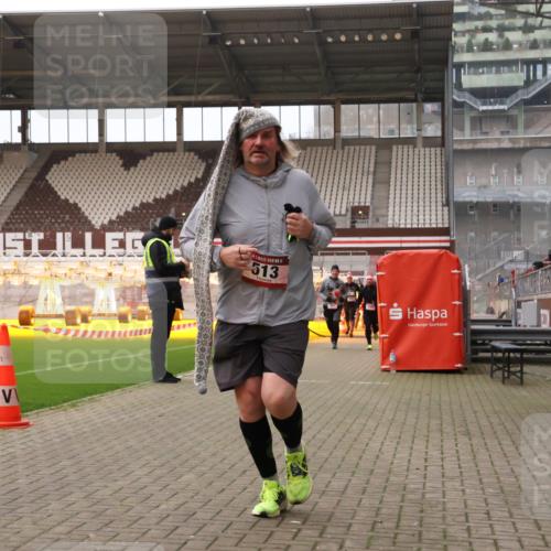 08.12.2024 - St. Pauli X-Mass-Run No. 14 Yannick Fuchs http://msf.ph/oto/7475215 08.12.2024 10:09:52 Ziel 290, 361, 513, 894, 1098, 1227, 1955, 1965, 2210, 2951 meine-sportfotos.de