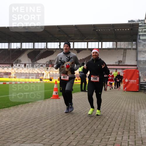 08.12.2024 - St. Pauli X-Mass-Run No. 14 Yannick Fuchs http://msf.ph/oto/7475255 08.12.2024 10:10:00 Ziel 290, 361, 513, 894, 1098, 1955, 1965, 3123 meine-sportfotos.de