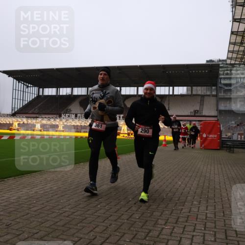 08.12.2024 - St. Pauli X-Mass-Run No. 14 Yannick Fuchs http://msf.ph/oto/7475262 08.12.2024 10:10:01 Ziel 290, 361, 513, 894, 1098, 1955, 1965, 3123 meine-sportfotos.de