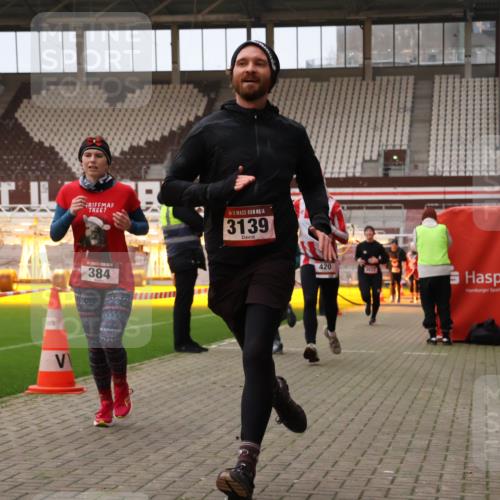 08.12.2024 - St. Pauli X-Mass-Run No. 14 Yannick Fuchs http://msf.ph/oto/7475275 08.12.2024 09:57:04 Ziel 364, 384, 420, 755, 763, 904, 1291, 1741, 1982, 2267, 3022, 3139 meine-sportfotos.de