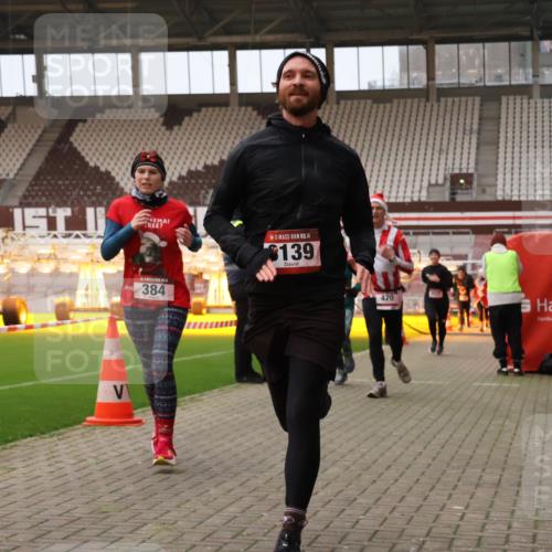 08.12.2024 - St. Pauli X-Mass-Run No. 14 Yannick Fuchs http://msf.ph/oto/7475280 08.12.2024 09:57:04 Ziel 364, 384, 420, 755, 763, 904, 1291, 1741, 1982, 2267, 3022, 3139 meine-sportfotos.de