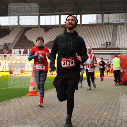 08.12.2024 - St. Pauli X-Mass-Run No. 14 Yannick Fuchs http://msf.ph/oto/7475283 08.12.2024 09:57:04 Ziel 364, 384, 420, 755, 763, 904, 1291, 1741, 1982, 2267, 3022, 3139 meine-sportfotos.de