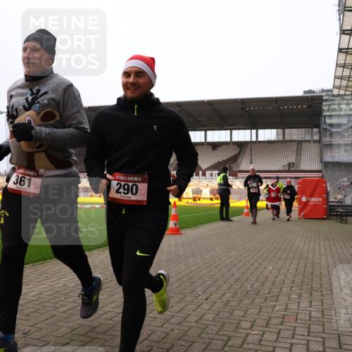 08.12.2024 - St. Pauli X-Mass-Run No. 14 Yannick Fuchs http://msf.ph/oto/7475286 08.12.2024 10:10:01 Ziel 290, 361, 513, 894, 1098, 1955, 1965, 3123 meine-sportfotos.de