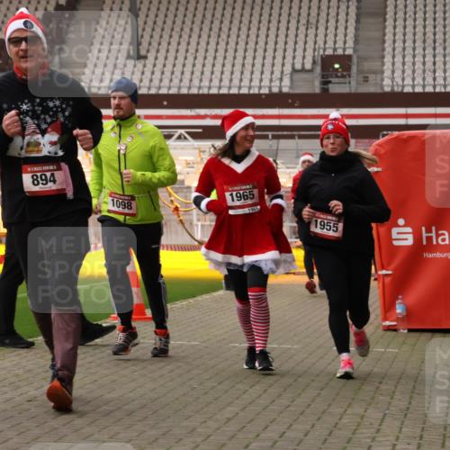 08.12.2024 - St. Pauli X-Mass-Run No. 14 Yannick Fuchs http://msf.ph/oto/7475293 08.12.2024 10:10:03 Ziel 290, 361, 513, 894, 1098, 1641, 1648, 1955, 1965, 3123 meine-sportfotos.de