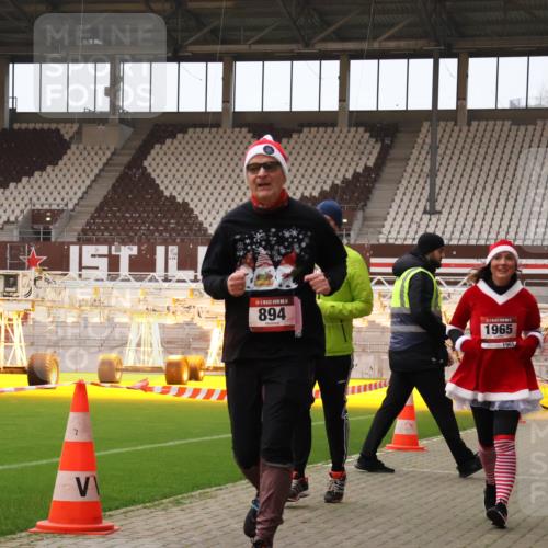 08.12.2024 - St. Pauli X-Mass-Run No. 14 Yannick Fuchs http://msf.ph/oto/7475302 08.12.2024 10:10:04 Ziel 290, 361, 513, 894, 1098, 1641, 1648, 1955, 1965, 3123 meine-sportfotos.de