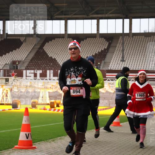 08.12.2024 - St. Pauli X-Mass-Run No. 14 Yannick Fuchs http://msf.ph/oto/7475304 08.12.2024 10:10:04 Ziel 290, 361, 513, 894, 1098, 1641, 1648, 1955, 1965, 3123 meine-sportfotos.de