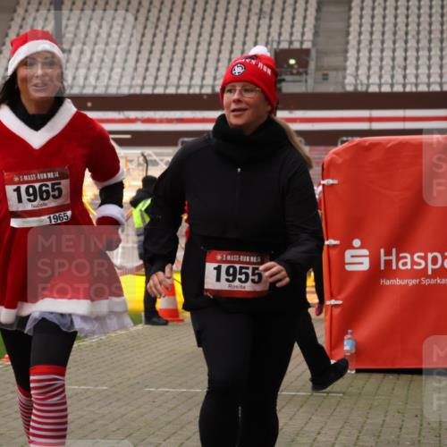 08.12.2024 - St. Pauli X-Mass-Run No. 14 Yannick Fuchs http://msf.ph/oto/7475321 08.12.2024 10:10:05 Ziel 290, 361, 894, 1098, 1641, 1648, 1955, 1965, 3123 meine-sportfotos.de