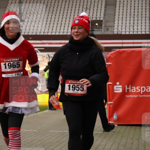 08.12.2024 - St. Pauli X-Mass-Run No. 14 Yannick Fuchs http://msf.ph/oto/7475325 08.12.2024 10:10:05 Ziel 290, 361, 894, 1098, 1641, 1648, 1955, 1965, 3123 meine-sportfotos.de