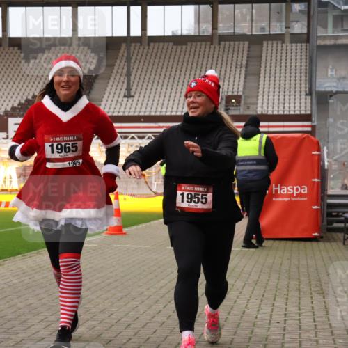 08.12.2024 - St. Pauli X-Mass-Run No. 14 Yannick Fuchs http://msf.ph/oto/7475339 08.12.2024 10:10:05 Ziel 290, 361, 894, 1098, 1641, 1648, 1955, 1965, 3123 meine-sportfotos.de