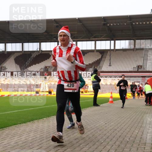 08.12.2024 - St. Pauli X-Mass-Run No. 14 Yannick Fuchs http://msf.ph/oto/7475343 08.12.2024 09:57:07 Ziel 364, 384, 420, 755, 763, 904, 1291, 1741, 1982, 2267, 3022, 3139, 3162 meine-sportfotos.de