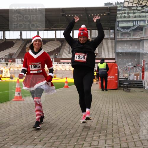 08.12.2024 - St. Pauli X-Mass-Run No. 14 Yannick Fuchs http://msf.ph/oto/7475357 08.12.2024 10:10:06 Ziel 290, 361, 894, 1098, 1641, 1648, 1955, 1965, 3123 meine-sportfotos.de