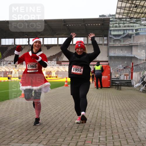 08.12.2024 - St. Pauli X-Mass-Run No. 14 Yannick Fuchs http://msf.ph/oto/7475363 08.12.2024 10:10:06 Ziel 290, 361, 894, 1098, 1641, 1648, 1955, 1965, 3123 meine-sportfotos.de