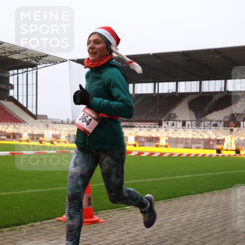08.12.2024 - St. Pauli X-Mass-Run No. 14 Yannick Fuchs http://msf.ph/oto/7475367 08.12.2024 09:57:08 Ziel 364, 384, 420, 755, 763, 904, 1291, 1741, 1982, 2267, 3022, 3139, 3162 meine-sportfotos.de
