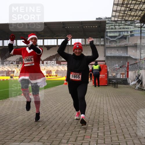 08.12.2024 - St. Pauli X-Mass-Run No. 14 Yannick Fuchs http://msf.ph/oto/7475368 08.12.2024 10:10:06 Ziel 290, 361, 894, 1098, 1641, 1648, 1955, 1965, 3123 meine-sportfotos.de