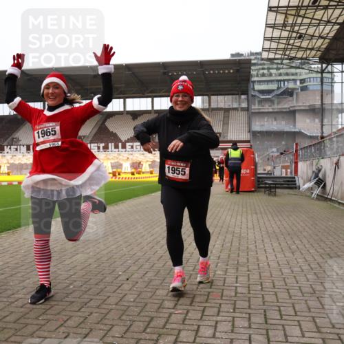 08.12.2024 - St. Pauli X-Mass-Run No. 14 Yannick Fuchs http://msf.ph/oto/7475382 08.12.2024 10:10:06 Ziel 290, 361, 894, 1098, 1641, 1648, 1955, 1965, 3123 meine-sportfotos.de