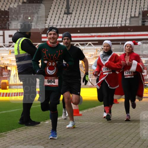 08.12.2024 - St. Pauli X-Mass-Run No. 14 Yannick Fuchs http://msf.ph/oto/7475404 08.12.2024 09:57:12 Ziel 364, 384, 420, 755, 763, 904, 1291, 1982, 2267, 3022, 3162 meine-sportfotos.de