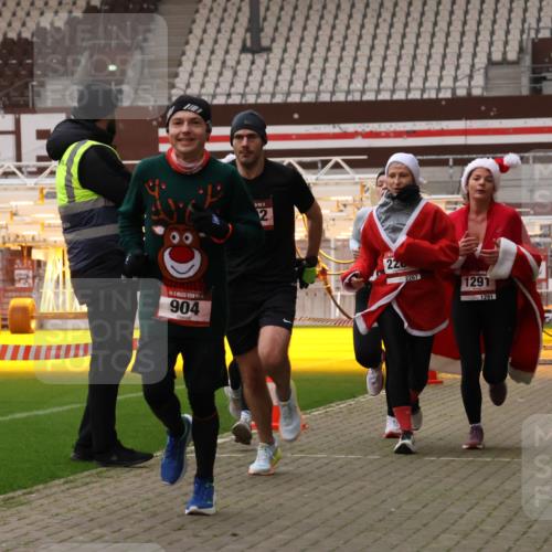 08.12.2024 - St. Pauli X-Mass-Run No. 14 Yannick Fuchs http://msf.ph/oto/7475407 08.12.2024 09:57:12 Ziel 364, 384, 420, 755, 763, 904, 1291, 1982, 2267, 3022, 3162 meine-sportfotos.de