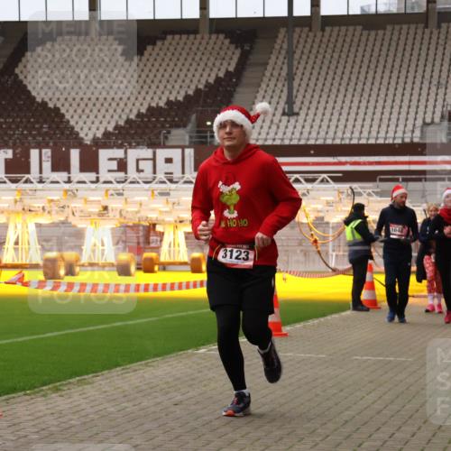 08.12.2024 - St. Pauli X-Mass-Run No. 14 Yannick Fuchs http://msf.ph/oto/7475411 08.12.2024 10:10:08 Ziel 290, 361, 882, 894, 1098, 1641, 1648, 1955, 1965, 3123 meine-sportfotos.de